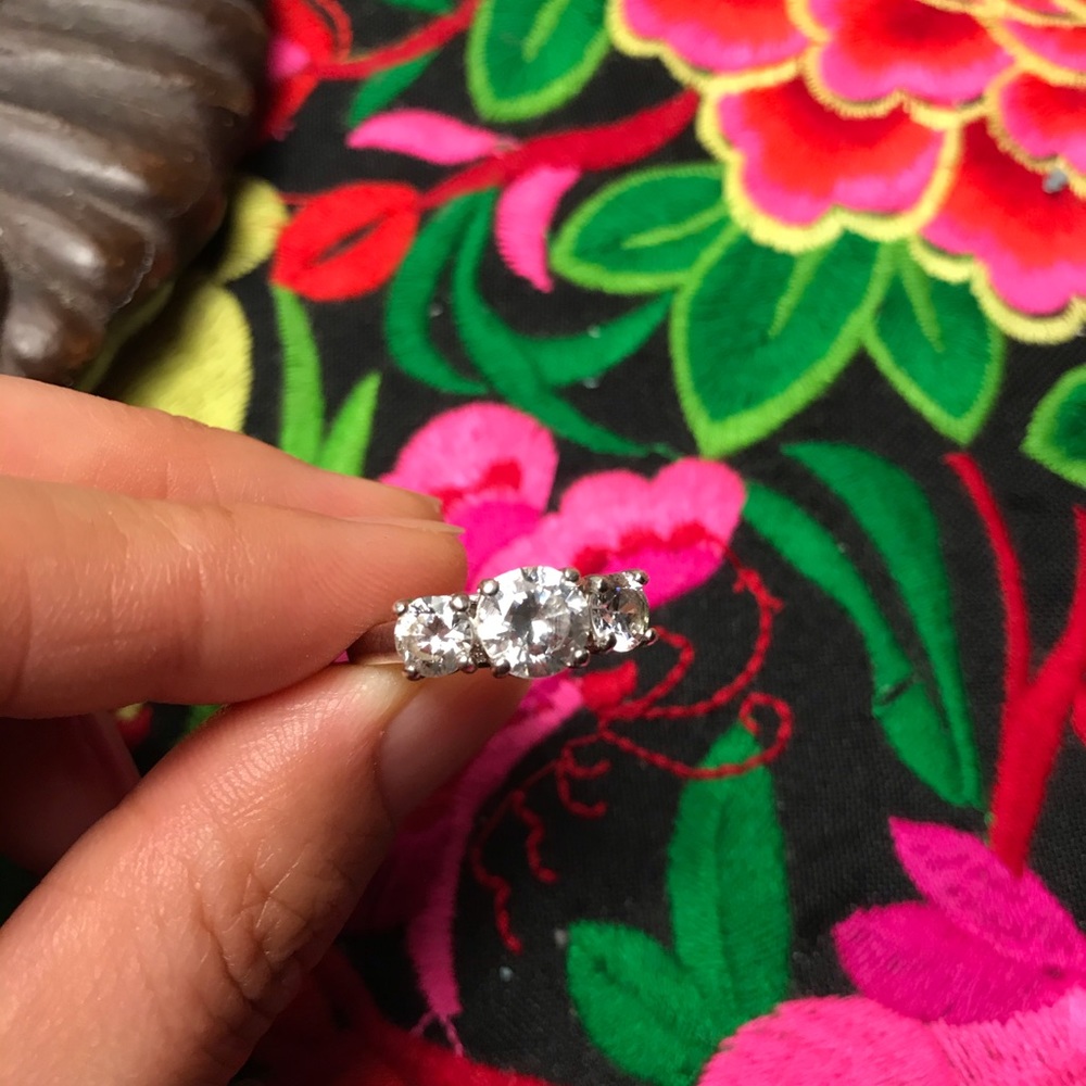 Vintage s925 ring with cz stones